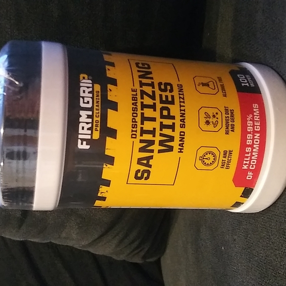 Firm Grips sanitizer wipes - Picture 1 of 3